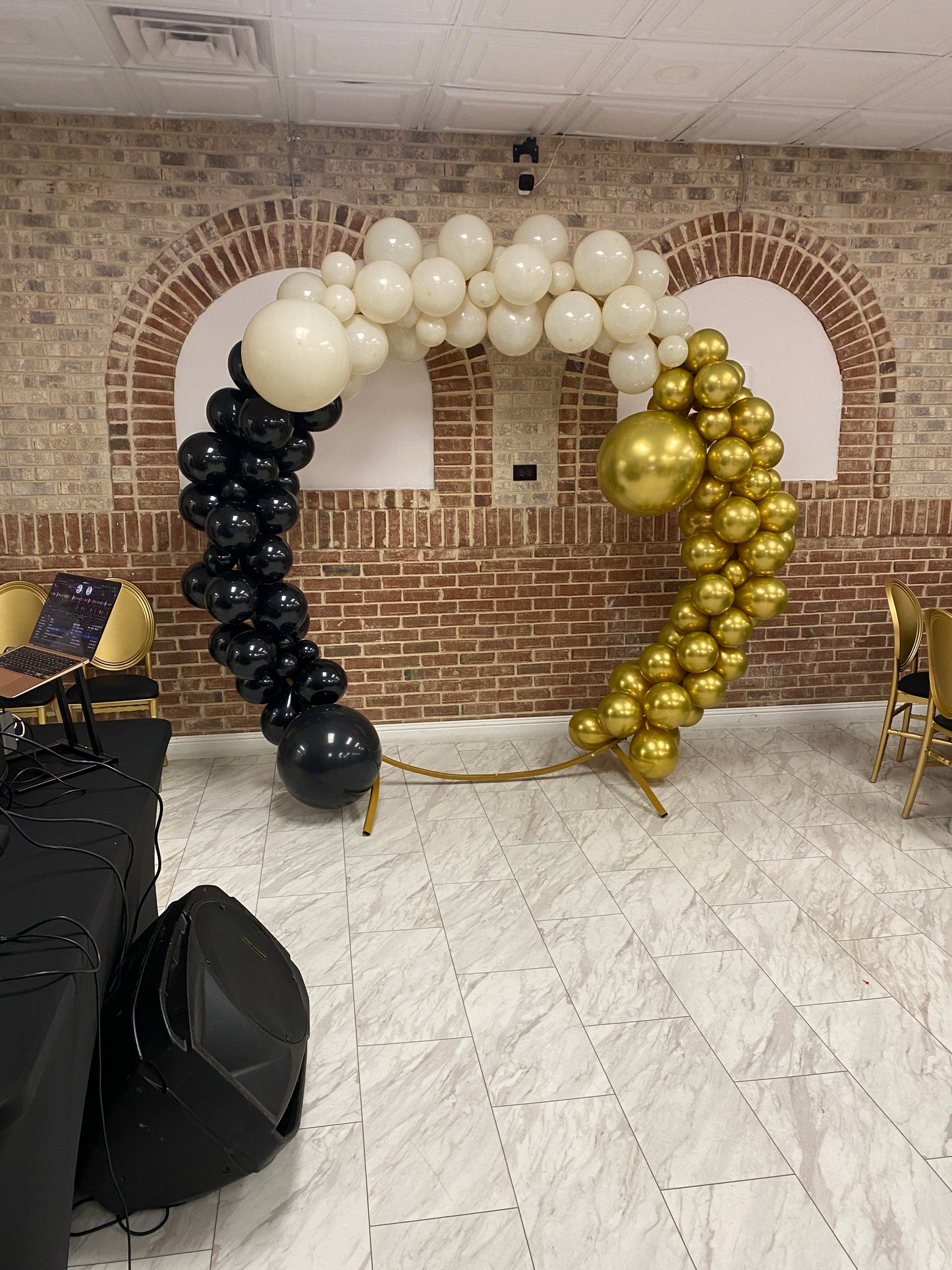 Heavy Duty Gold Metal Round Photo Backdrop Stand